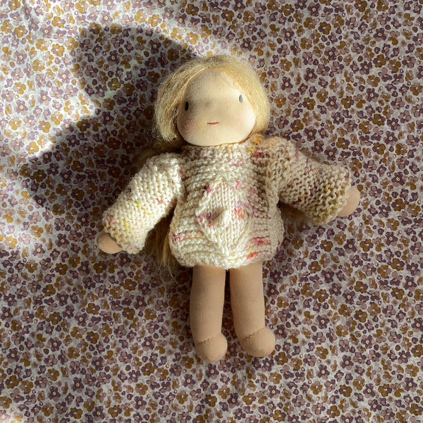 Mini hand knitted Sweater for waldorf doll– fluffwear